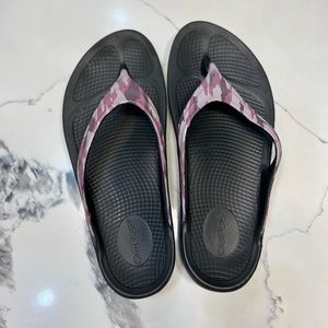 Oofos Sandals
